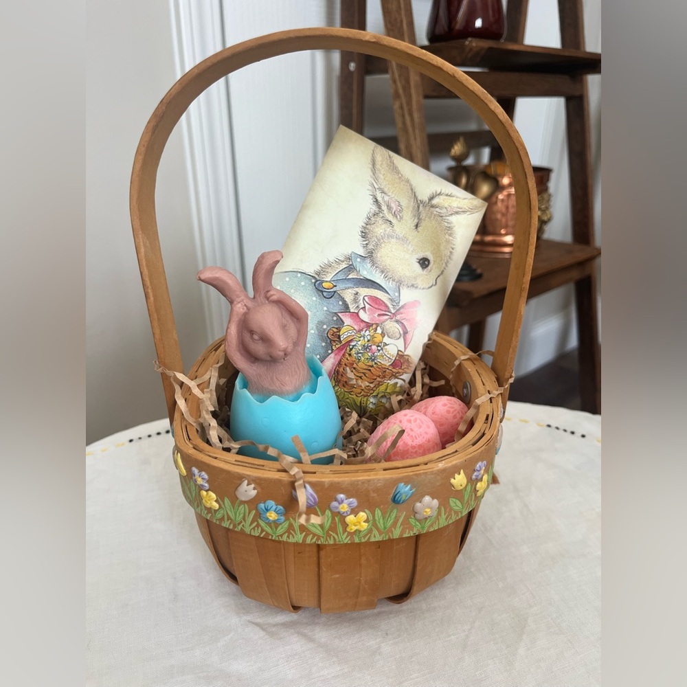 Bunny in egg vignette